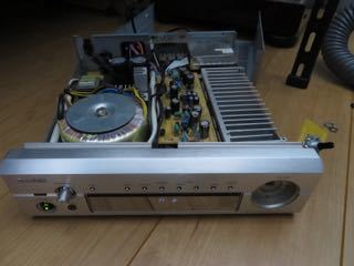 アンプの再修理: 旅の合間に